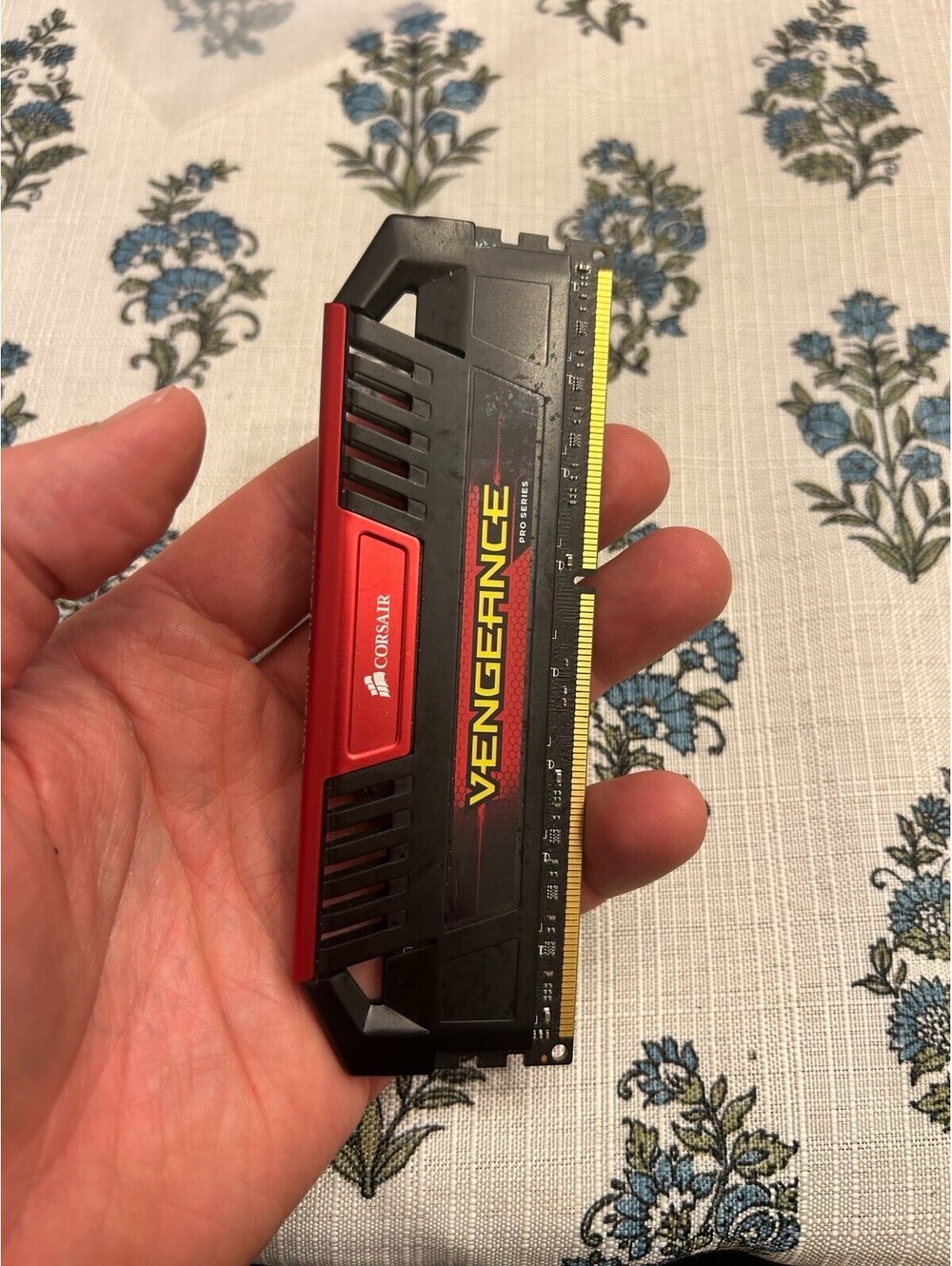 Corsair Vengeance Pro 8GB DDR3 2400MHz PC3-19200 RAM CMY16GX3M2A2400C11R